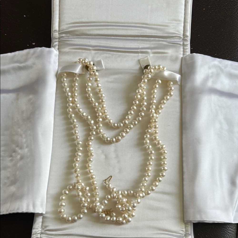 Timeless Cream Pearl Necklace Strand